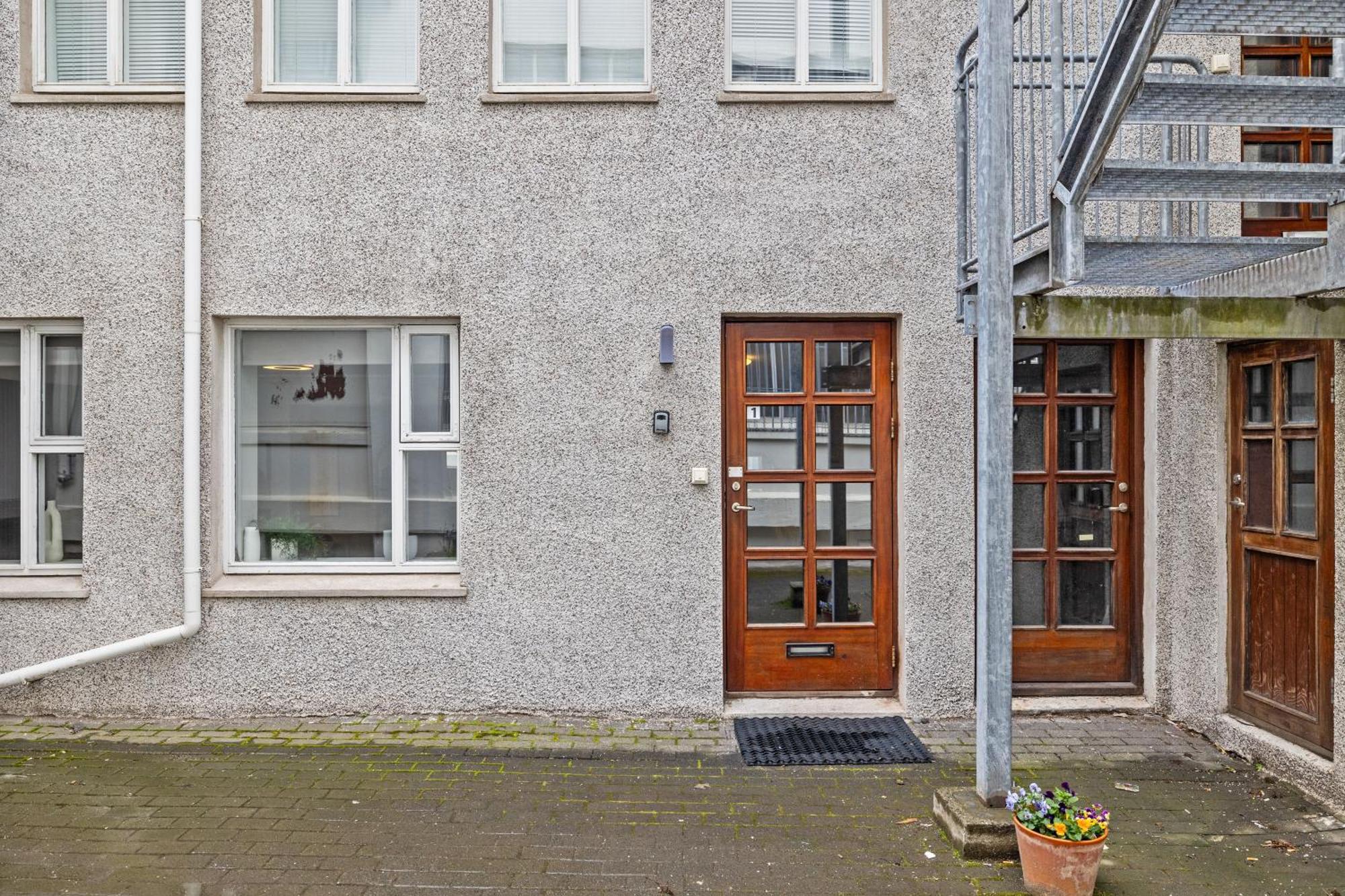 Vatnsstigur Apartment Reykjavík Exteriör bild